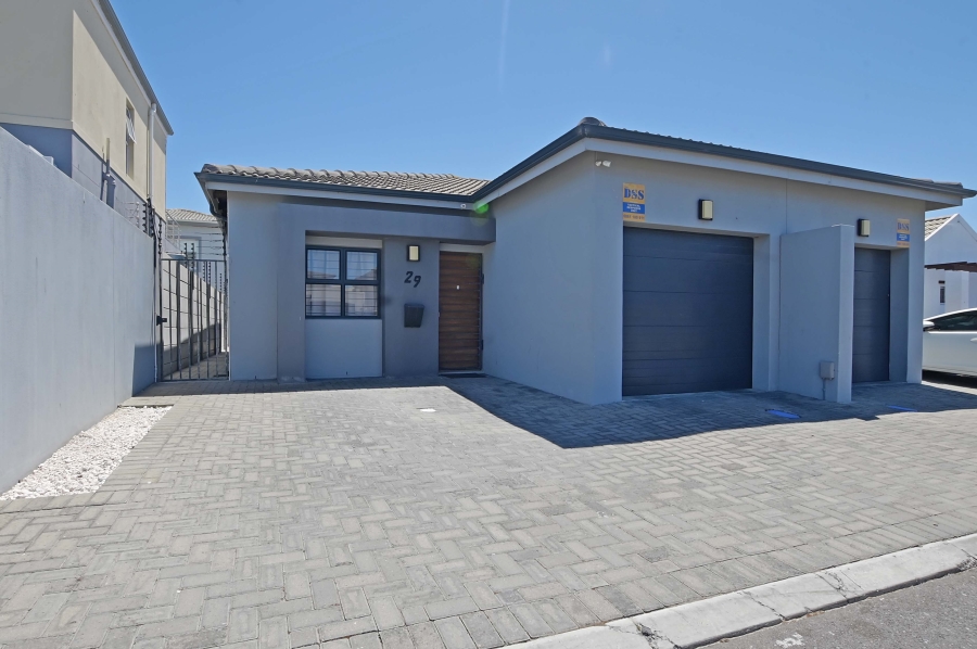 2 Bedroom Property for Sale in Parklands North Western Cape